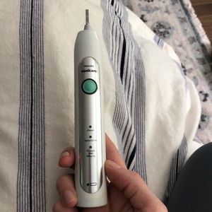 sonicare electric toothbrush w/ charger